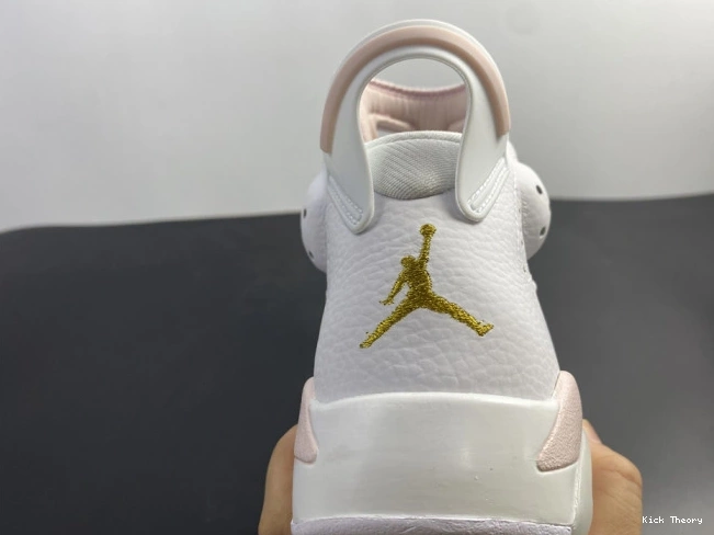 Kicktheory 6 Hoops Retro Jordan DH9696-100 (W) Gold Air 0823